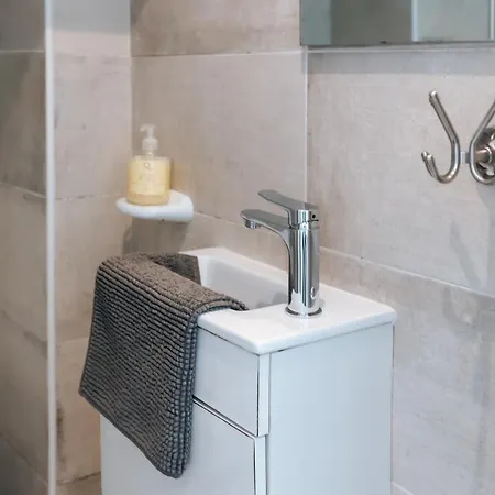 - Arroios Ii Daire Lisboa